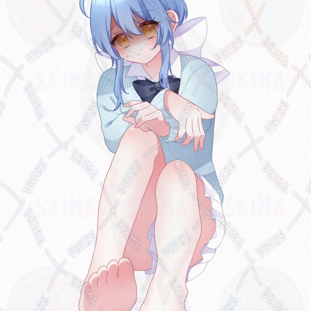 Image 7 of Barefoot High School Girl with Short Hair