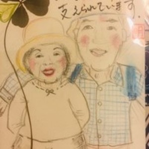 【安い】【心が温まる似顔絵】お写真とエピソードで1000円の水彩色鉛筆の絵はがき