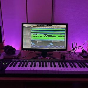 プロ作曲家が生演奏で高音質なカラオケ音源を作ります